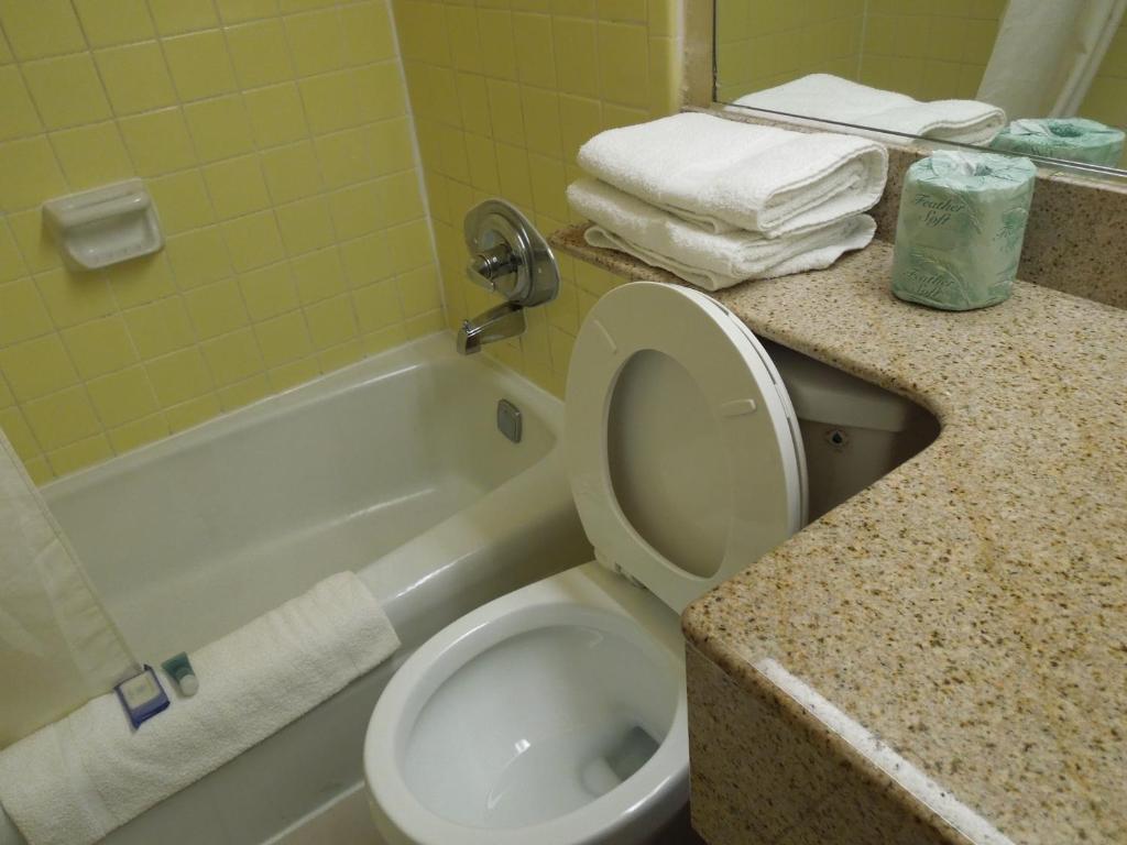 Belmont Inn & Suites Virginia Beach Room photo